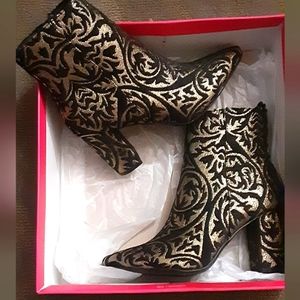 Shoedazzle size 6 black/gold 3 inch heeled booties brand new never worn